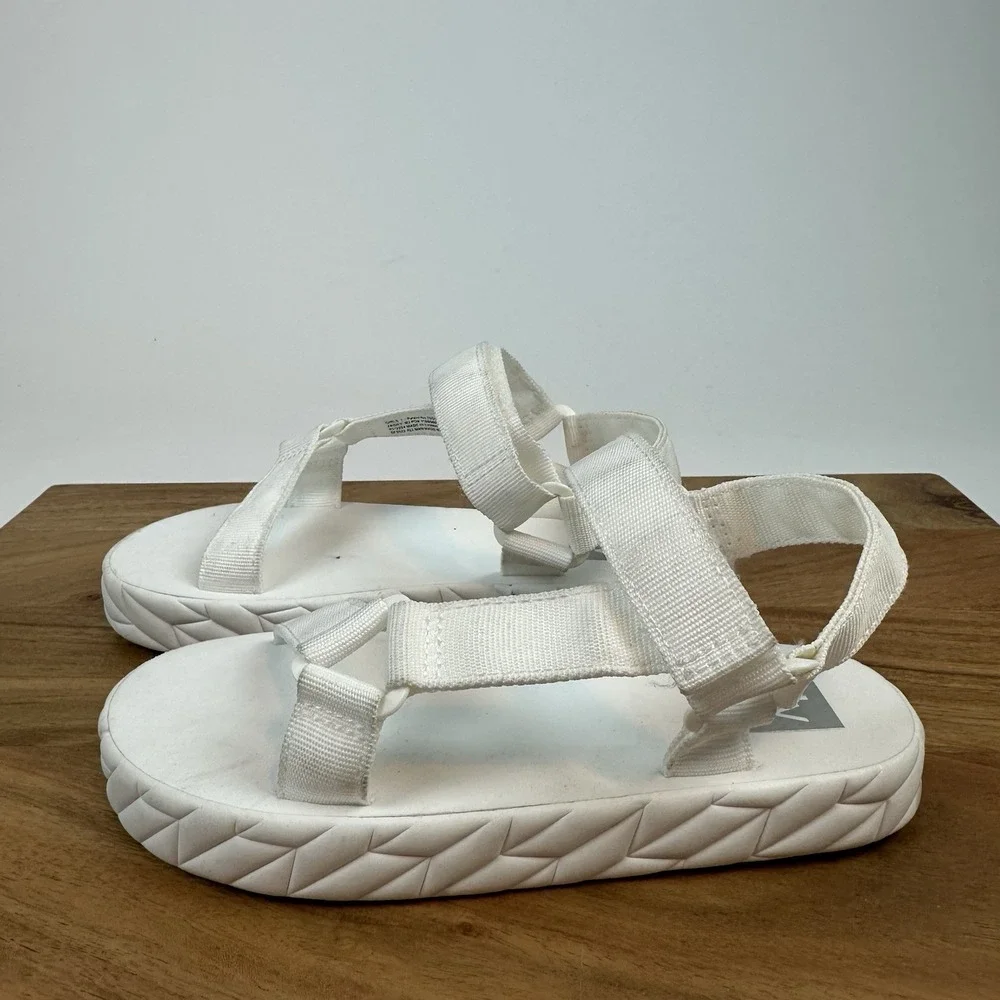 Big Kids Girls Dolce Vita Zaidey‎ White Strappy Casual Comfort Sandals Size 1 Y